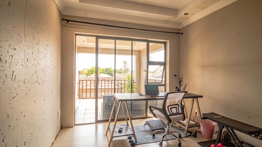 To Let 5 Bedroom Property for Rent in Alveda Gauteng