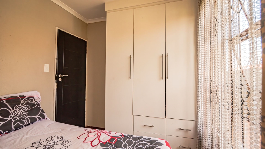 To Let 5 Bedroom Property for Rent in Alveda Gauteng