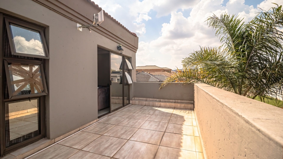 To Let 5 Bedroom Property for Rent in Alveda Gauteng