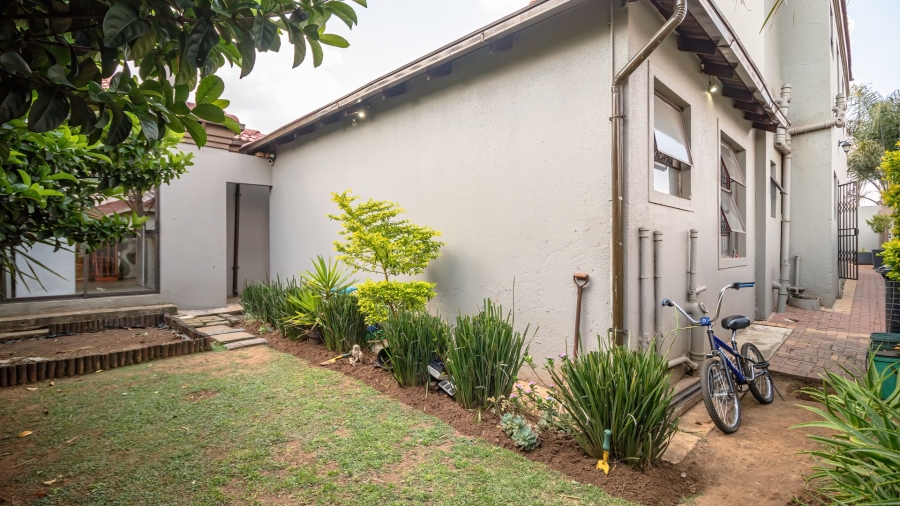 To Let 5 Bedroom Property for Rent in Alveda Gauteng
