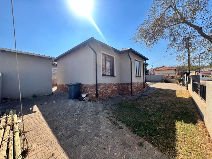 3 Bedroom Property for Sale in Lotus Gardens Gauteng