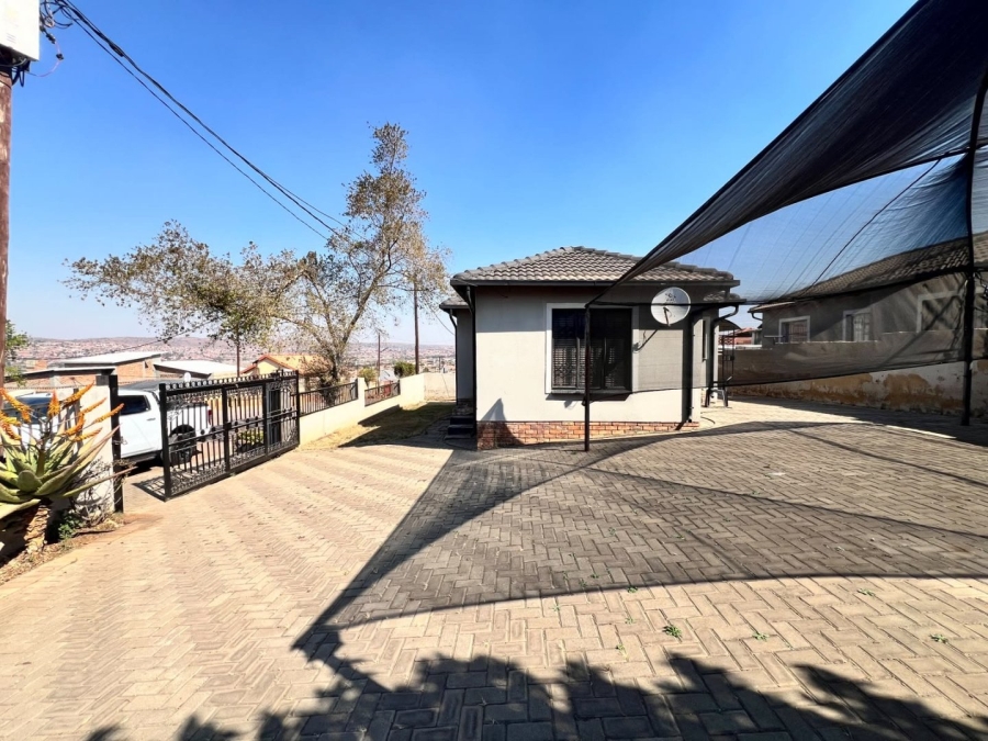 3 Bedroom Property for Sale in Lotus Gardens Gauteng