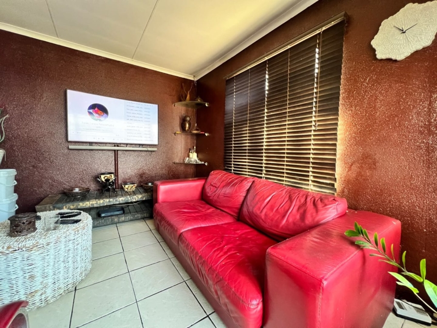 3 Bedroom Property for Sale in Lotus Gardens Gauteng