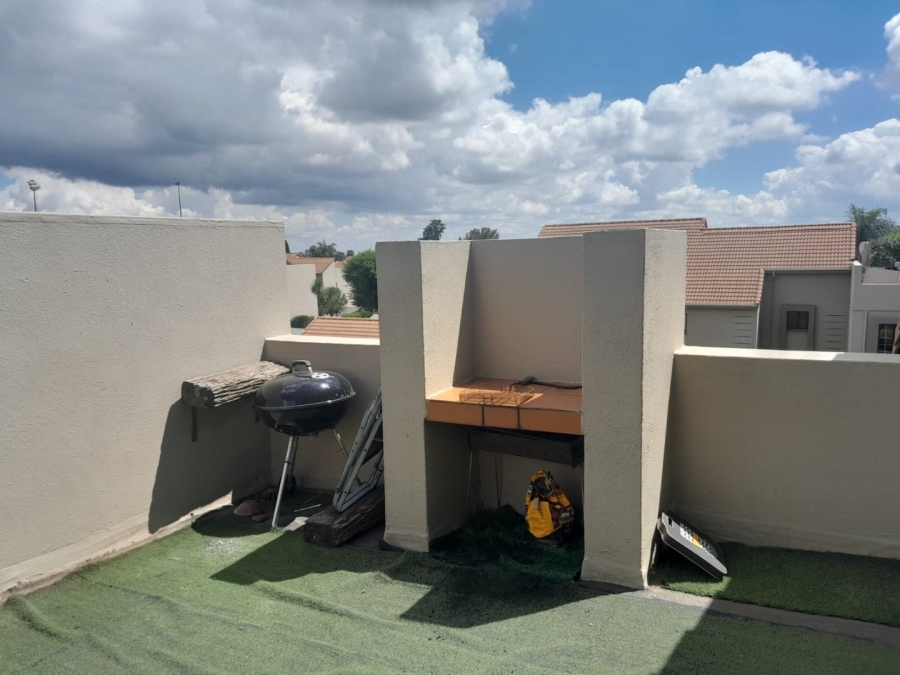 3 Bedroom Property for Sale in Bedfordview Gauteng