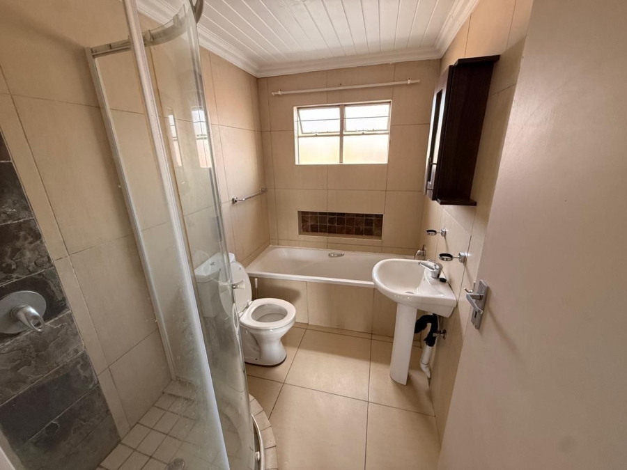 2 Bedroom Property for Sale in Pretoria West Gauteng