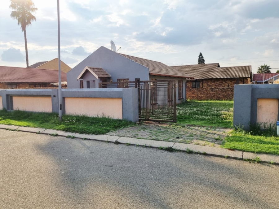 3 Bedroom Property for Sale in Spruit View Gauteng