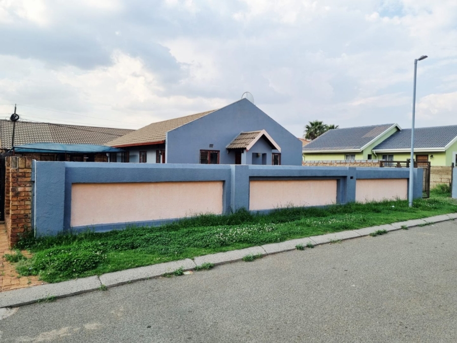 3 Bedroom Property for Sale in Spruit View Gauteng