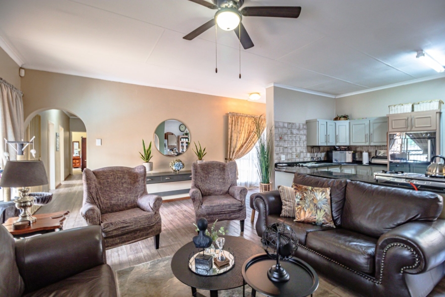 6 Bedroom Property for Sale in Theresa Park Gauteng
