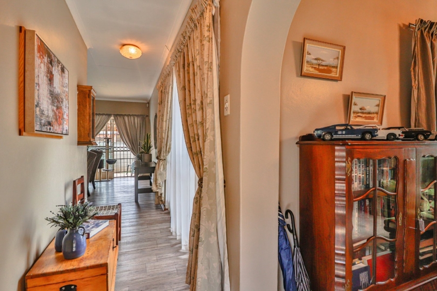 6 Bedroom Property for Sale in Theresa Park Gauteng