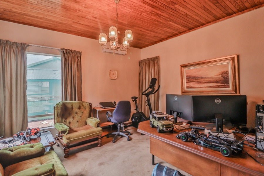 6 Bedroom Property for Sale in Theresa Park Gauteng