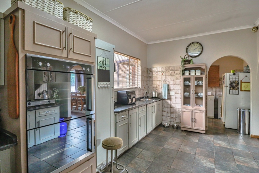 6 Bedroom Property for Sale in Theresa Park Gauteng