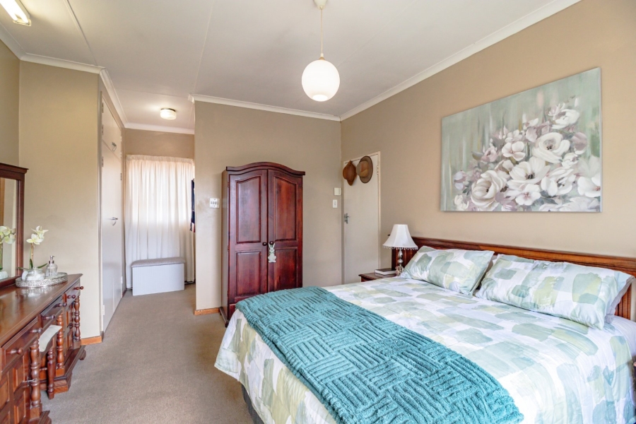 6 Bedroom Property for Sale in Theresa Park Gauteng