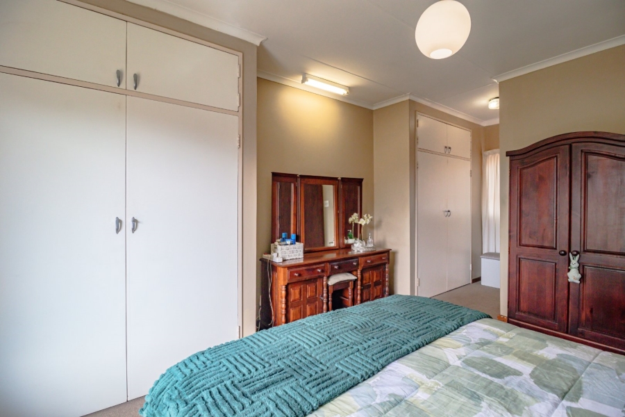 6 Bedroom Property for Sale in Theresa Park Gauteng
