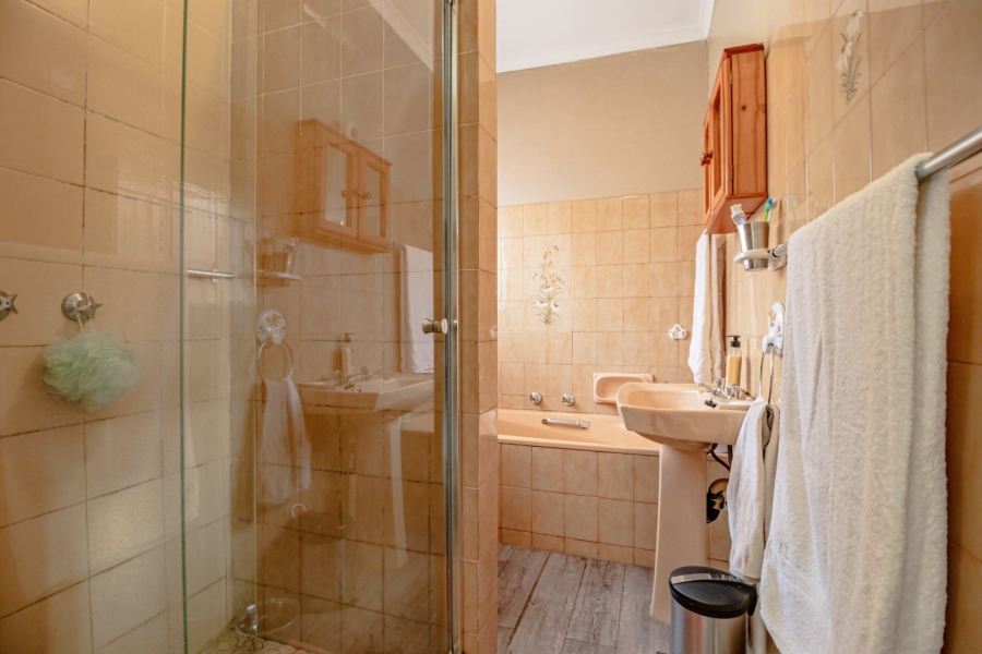 6 Bedroom Property for Sale in Theresa Park Gauteng