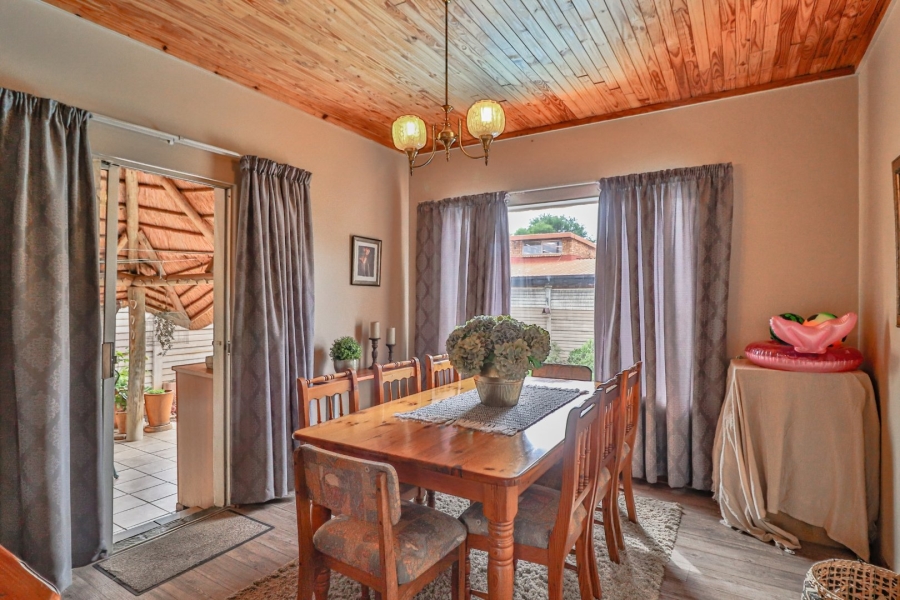 6 Bedroom Property for Sale in Theresa Park Gauteng