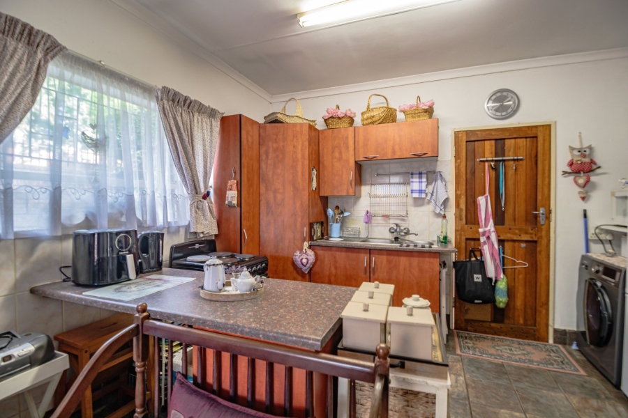 6 Bedroom Property for Sale in Theresa Park Gauteng