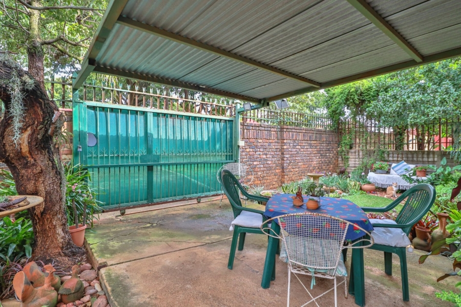 6 Bedroom Property for Sale in Theresa Park Gauteng
