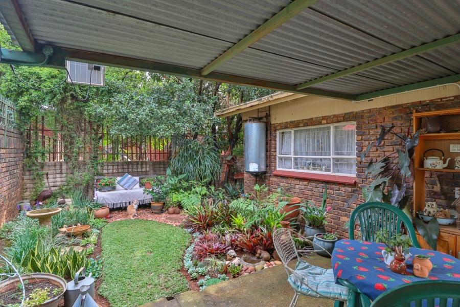 6 Bedroom Property for Sale in Theresa Park Gauteng