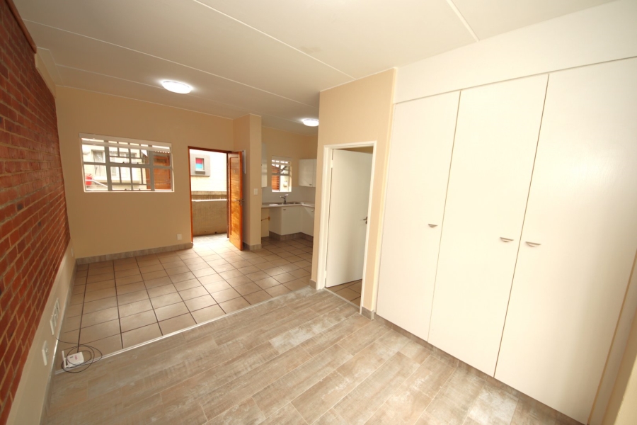 To Let 1 Bedroom Property for Rent in Upper Houghton Gauteng