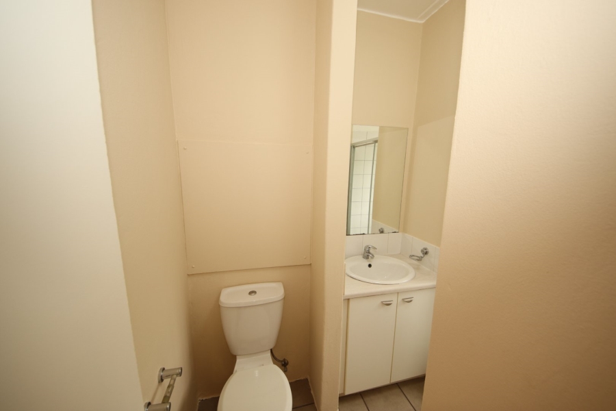 To Let 1 Bedroom Property for Rent in Upper Houghton Gauteng