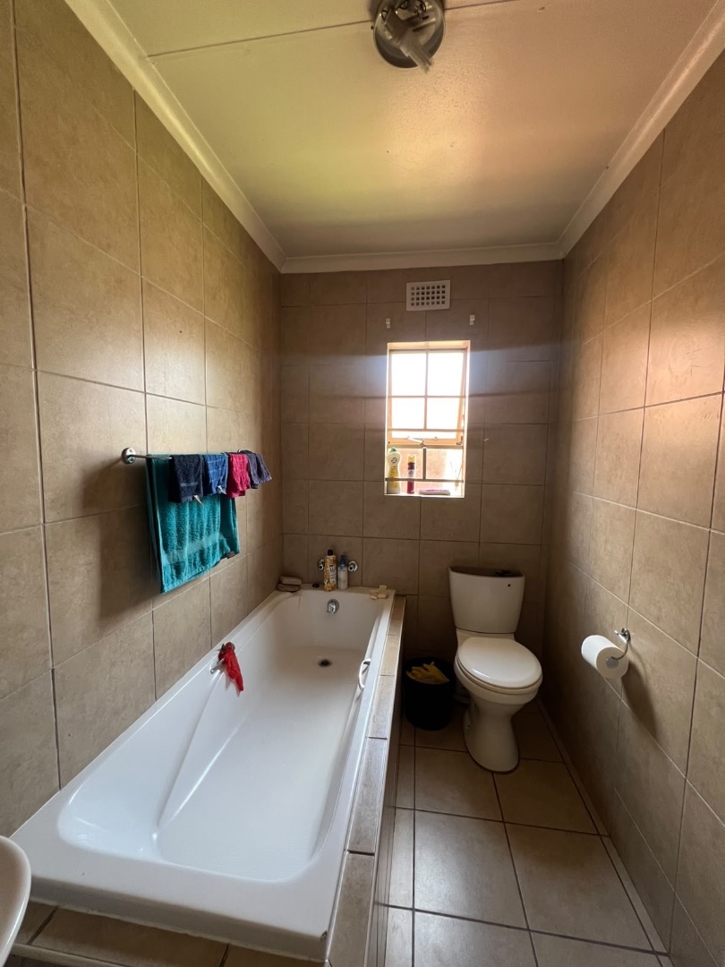  Bedroom Property for Sale in Heuweloord Gauteng