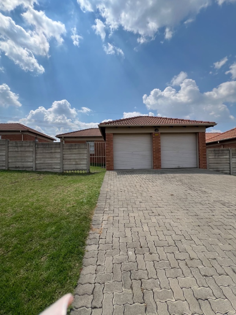  Bedroom Property for Sale in Heuweloord Gauteng