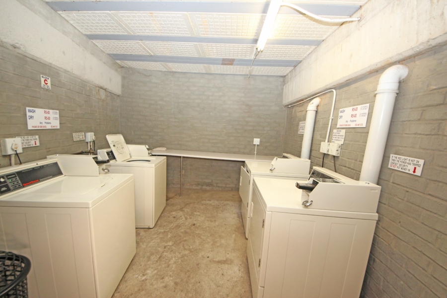 To Let 1 Bedroom Property for Rent in Upper Houghton Gauteng