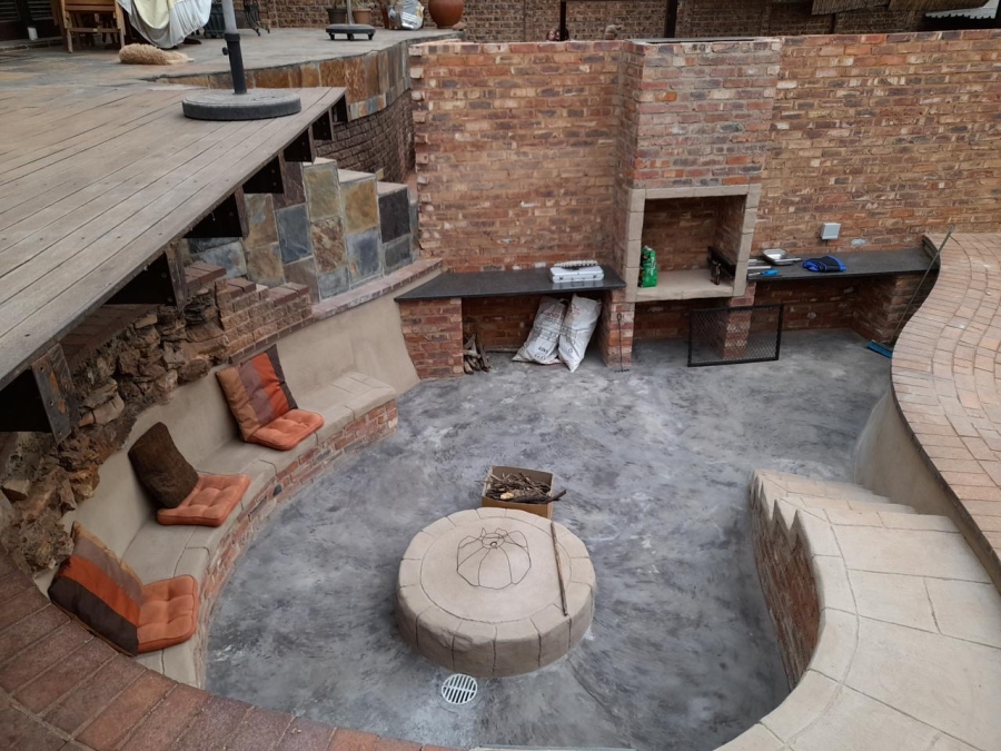 7 Bedroom Property for Sale in Westdene Gauteng