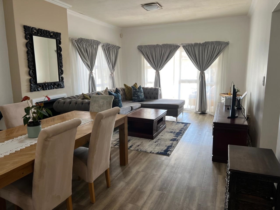 To Let 3 Bedroom Property for Rent in Greenstone Hill Gauteng