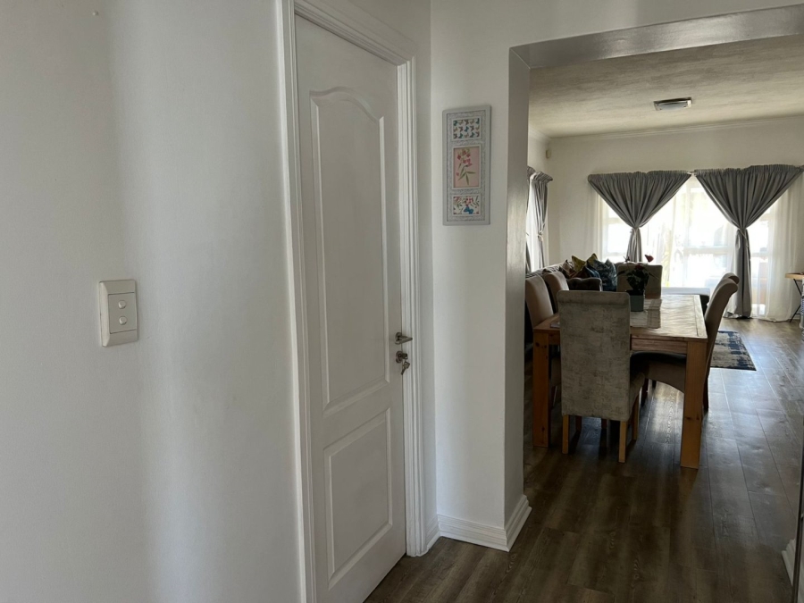 To Let 3 Bedroom Property for Rent in Greenstone Hill Gauteng