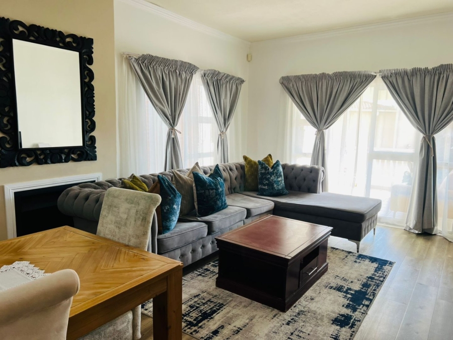 To Let 3 Bedroom Property for Rent in Greenstone Hill Gauteng