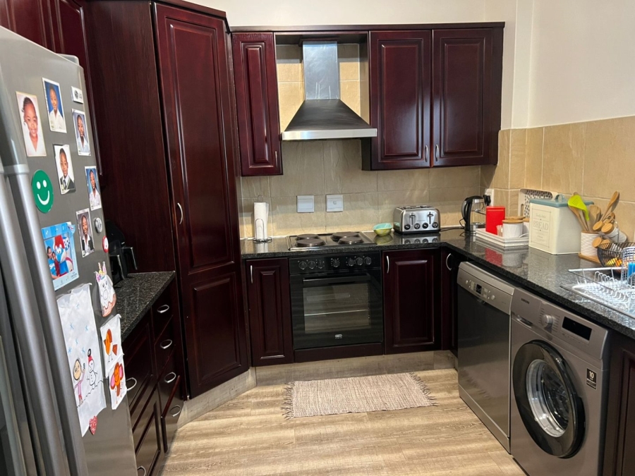 To Let 3 Bedroom Property for Rent in Greenstone Hill Gauteng