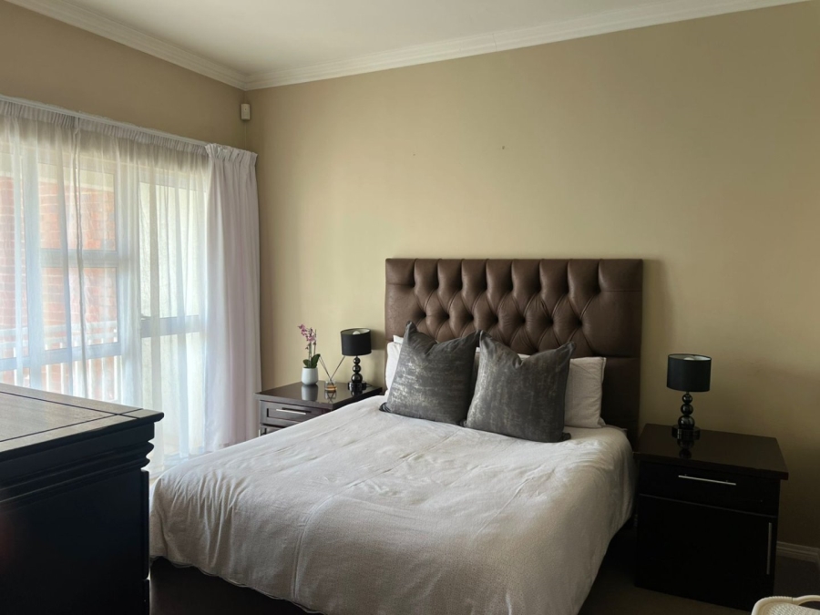 To Let 3 Bedroom Property for Rent in Greenstone Hill Gauteng