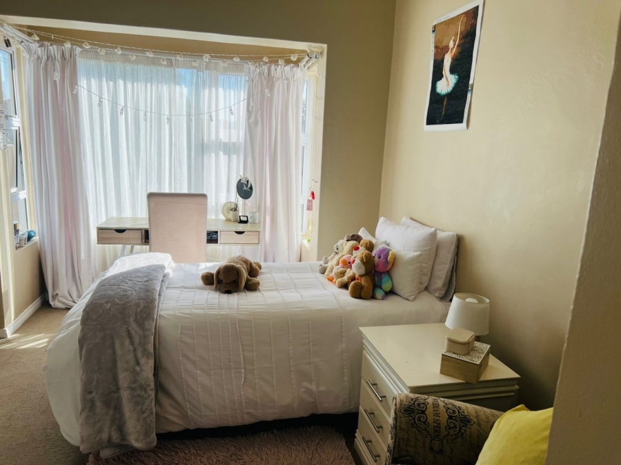 To Let 3 Bedroom Property for Rent in Greenstone Hill Gauteng