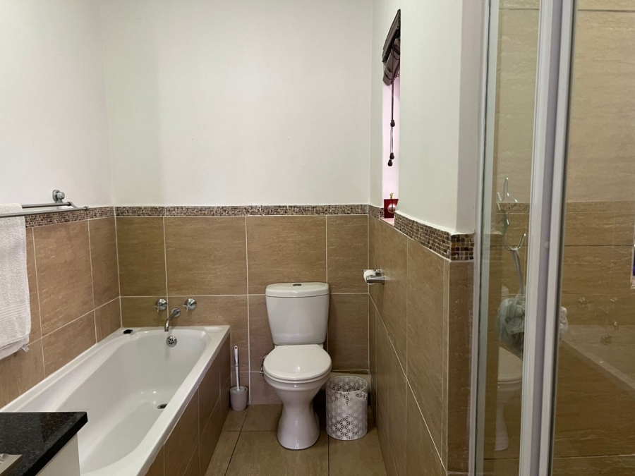 To Let 3 Bedroom Property for Rent in Greenstone Hill Gauteng