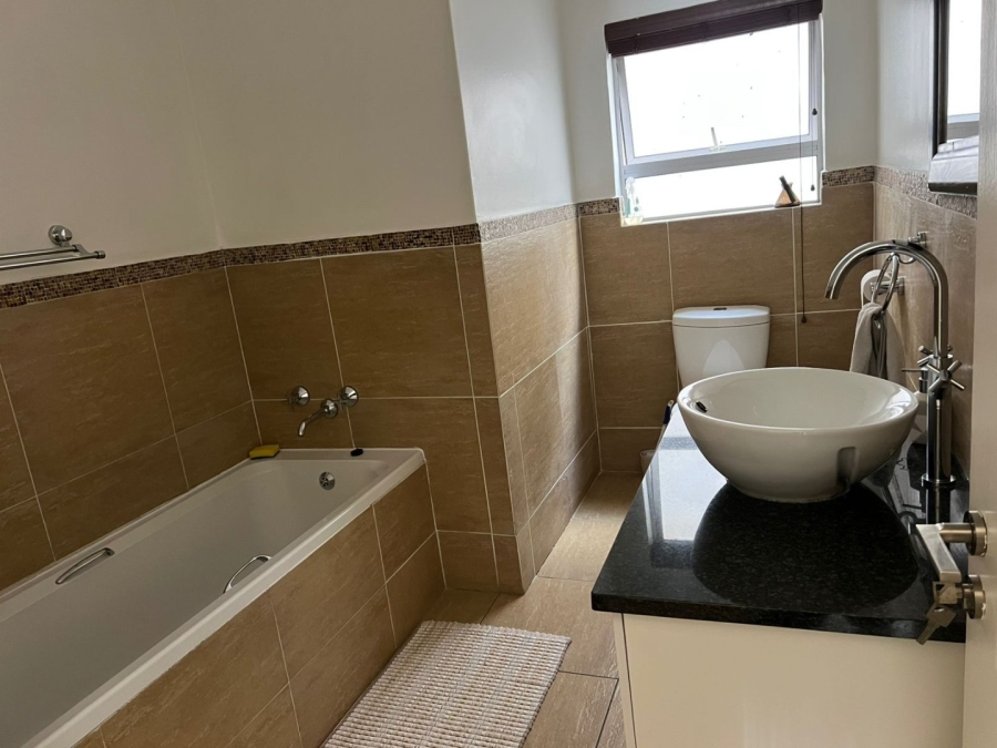 To Let 3 Bedroom Property for Rent in Greenstone Hill Gauteng