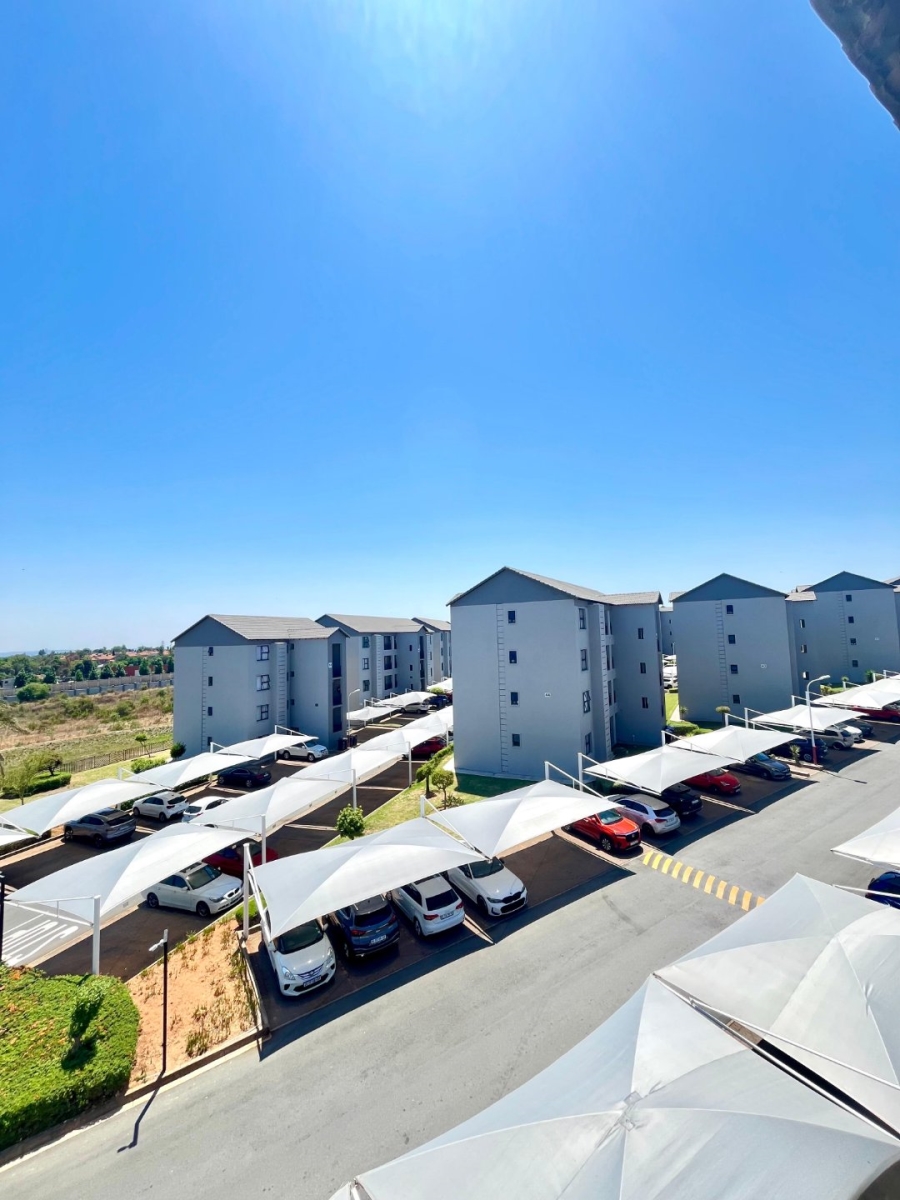 To Let 3 Bedroom Property for Rent in Erand Gardens Gauteng