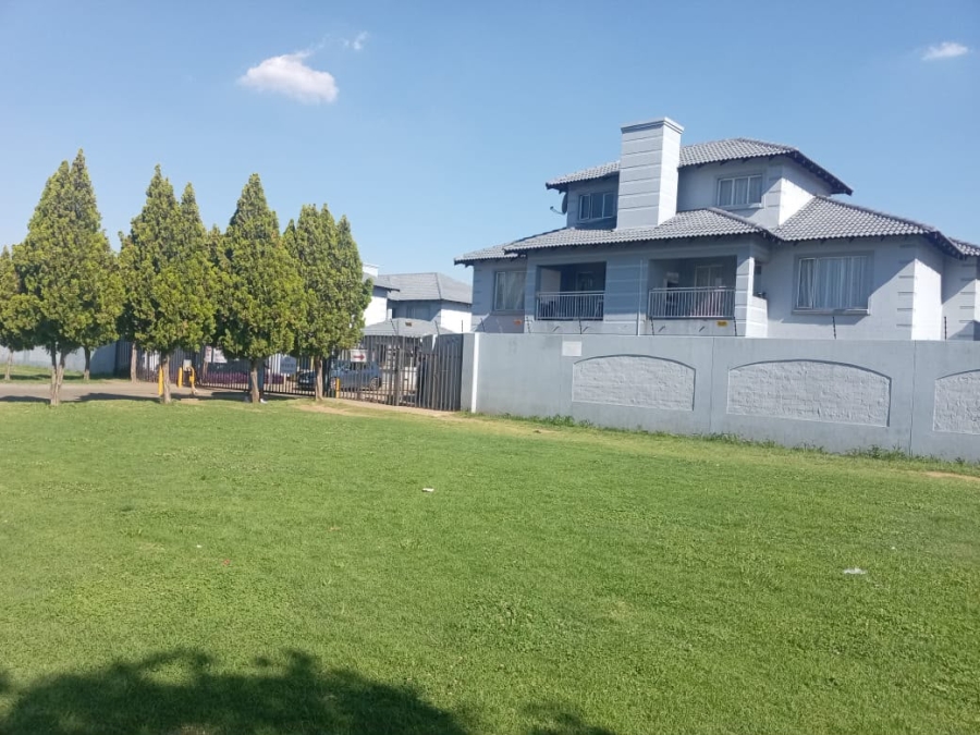 3 Bedroom Property for Sale in Crystal Park Gauteng