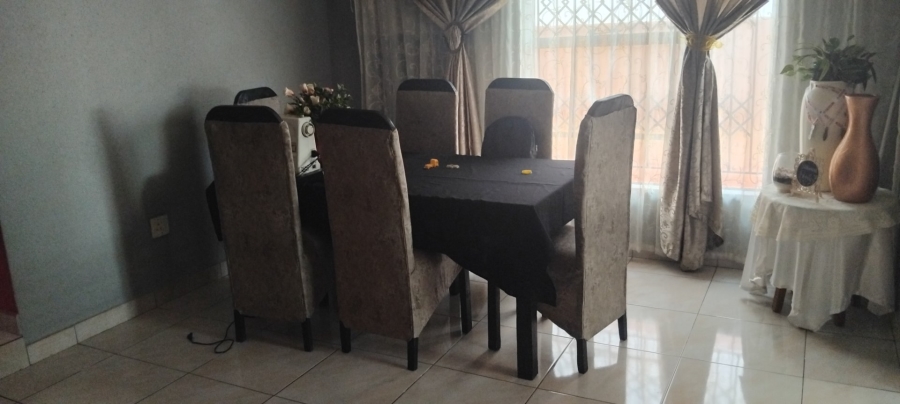 3 Bedroom Property for Sale in Ililiba Gauteng