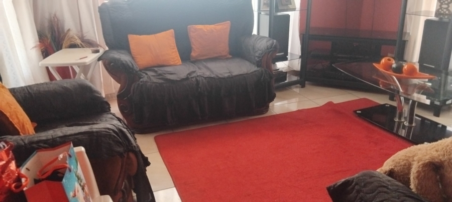 3 Bedroom Property for Sale in Ililiba Gauteng