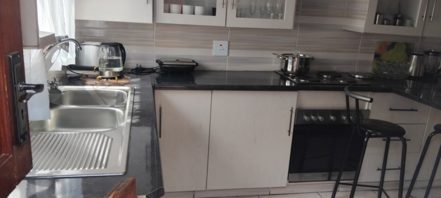 3 Bedroom Property for Sale in Ililiba Gauteng
