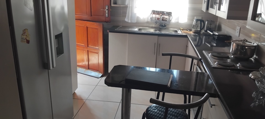 3 Bedroom Property for Sale in Ililiba Gauteng