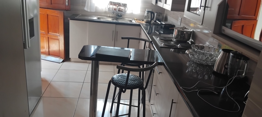 3 Bedroom Property for Sale in Ililiba Gauteng