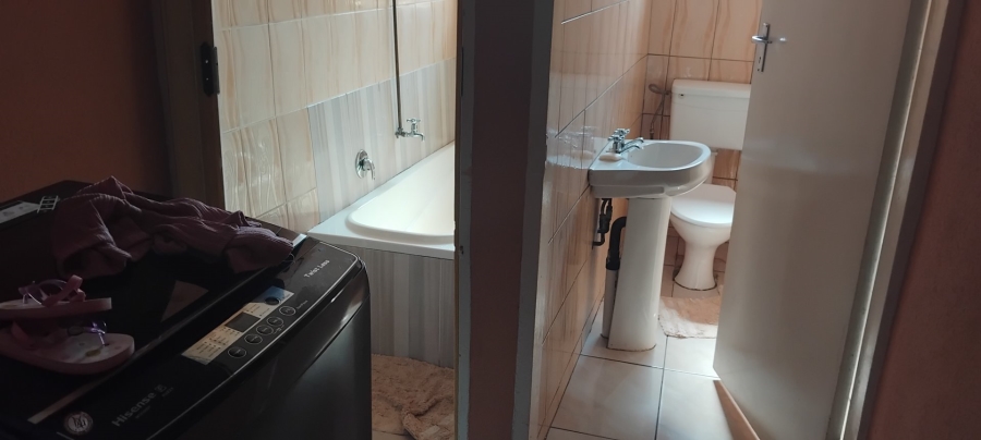 3 Bedroom Property for Sale in Ililiba Gauteng