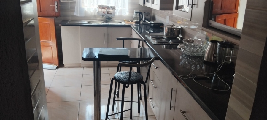 3 Bedroom Property for Sale in Ililiba Gauteng