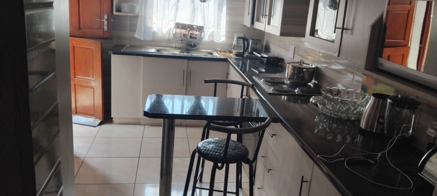 3 Bedroom Property for Sale in Ililiba Gauteng