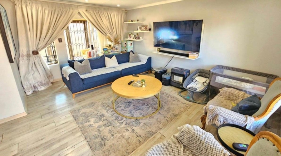 2 Bedroom Property for Sale in Monavoni Gauteng