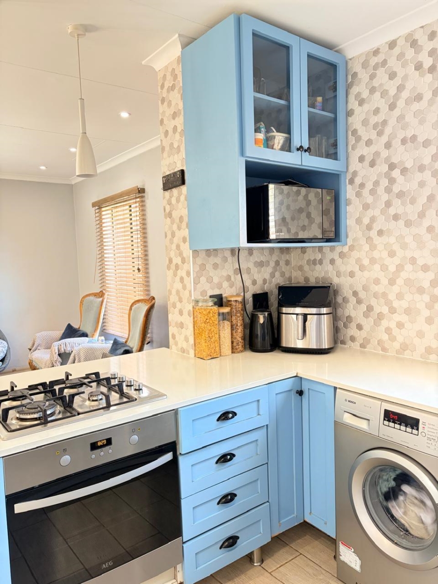 2 Bedroom Property for Sale in Monavoni Gauteng