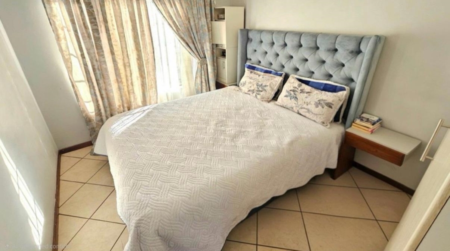 2 Bedroom Property for Sale in Monavoni Gauteng