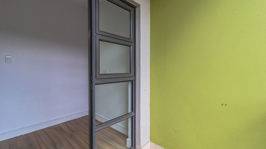 1 Bedroom Property for Sale in Edenburg Gauteng